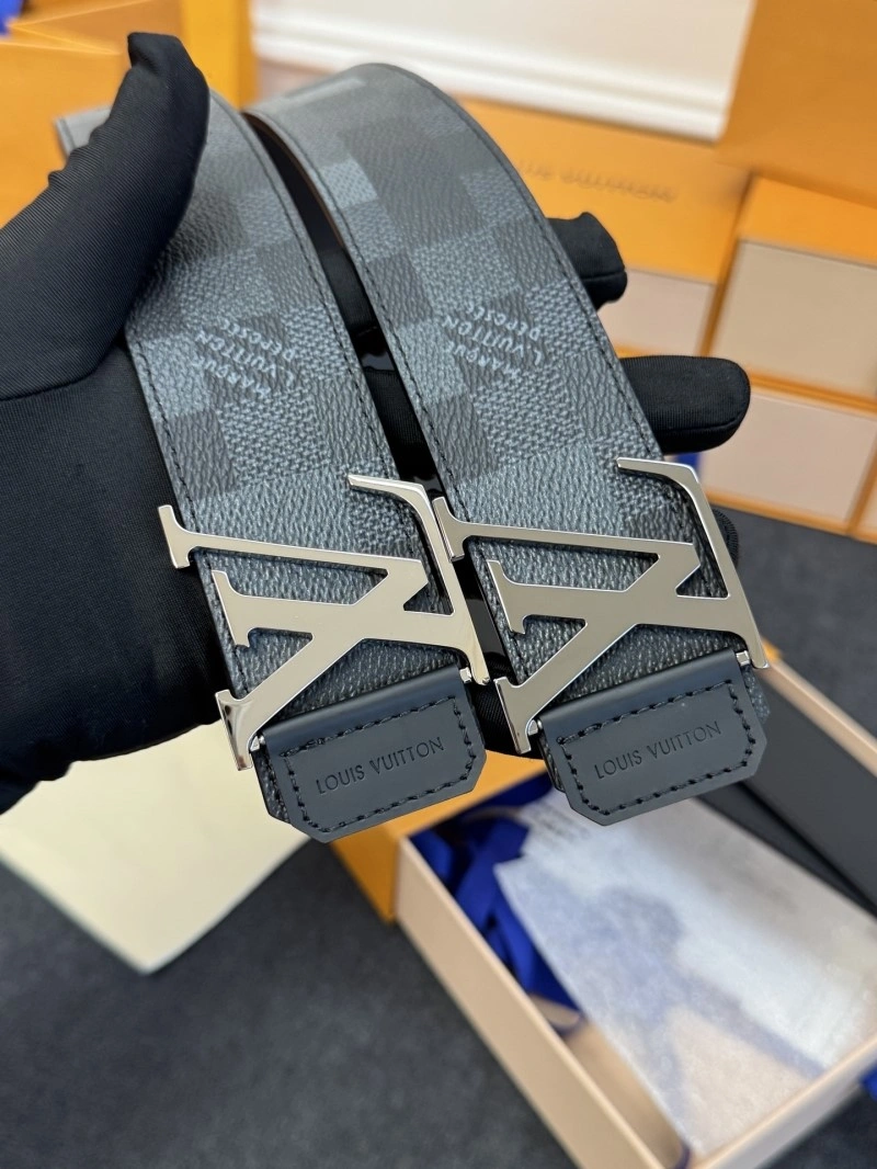 SmoothTexture Louis Vuitton Belts 297120