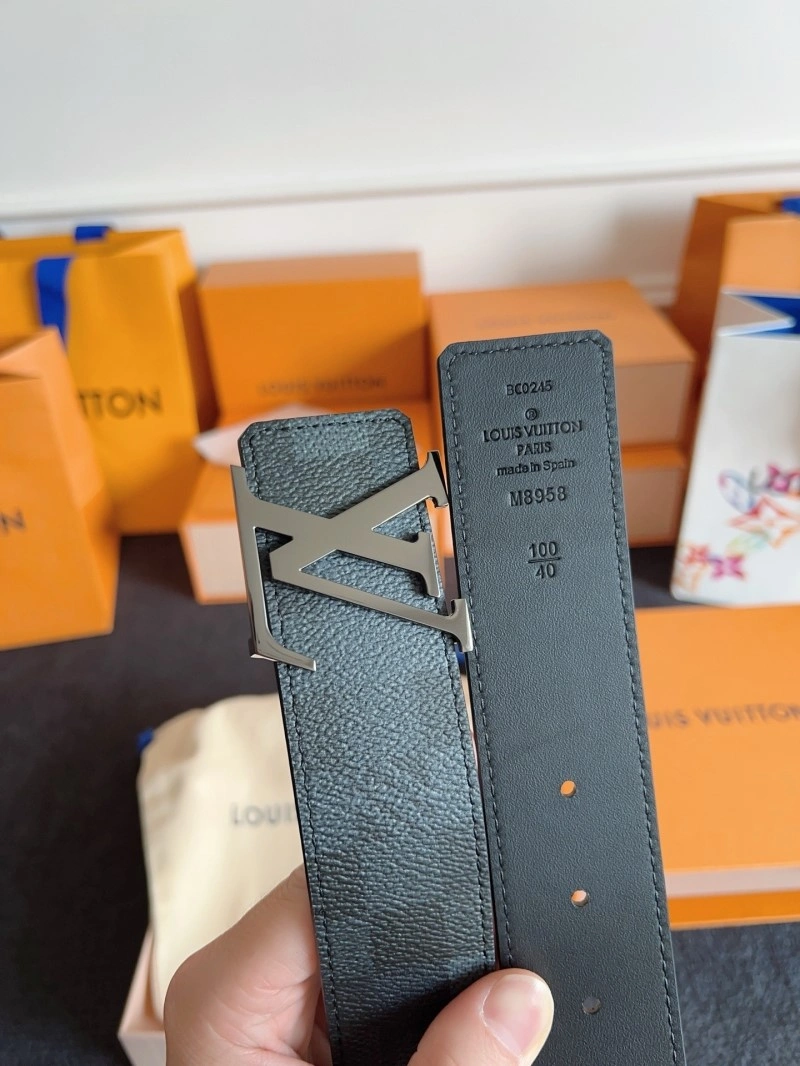 Tailored Louis Vuitton Belts 297125