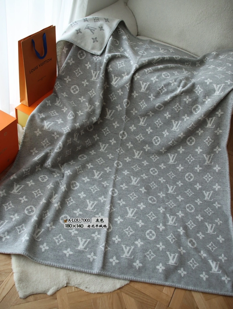 Louis Vuitton Blanket Elegant 256575