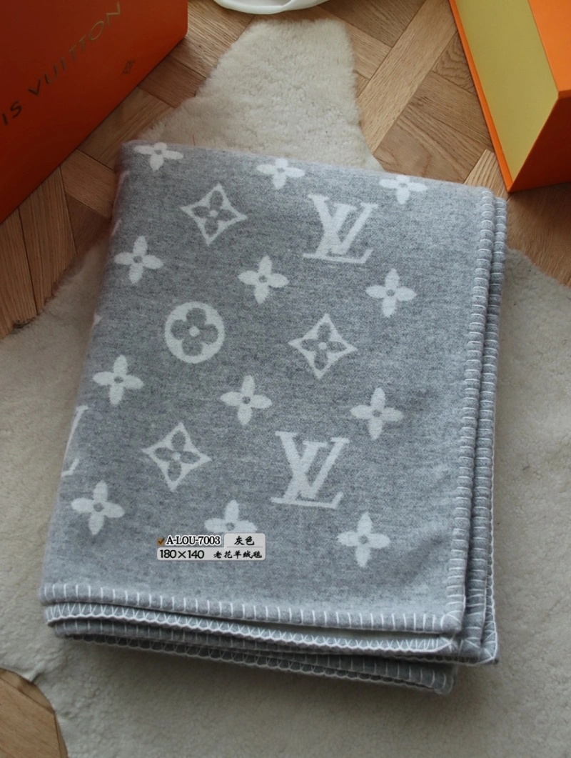 Louis Vuitton Blanket Elegant 256575