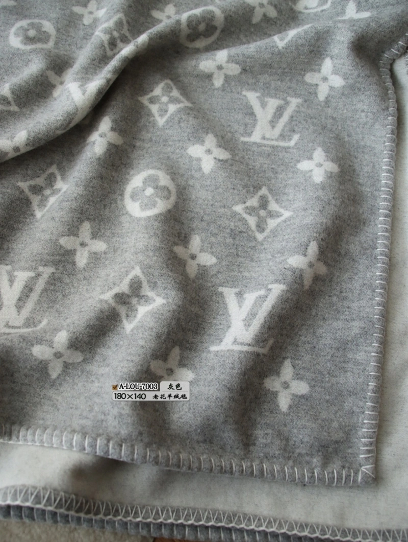 Louis Vuitton Blanket Elegant 256575