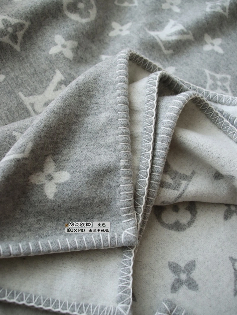 Louis Vuitton Blanket Elegant 256575