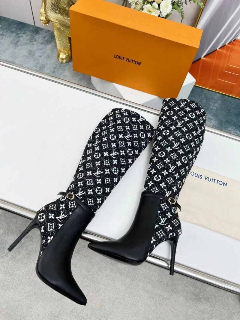 Sleek Louis Vuitton Boots 32420