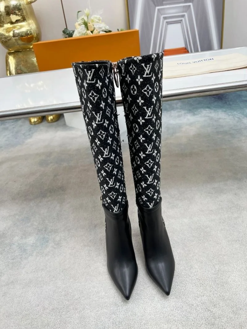 Sleek Louis Vuitton Boots 32420