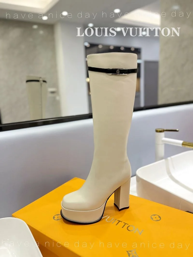 Louis Vuitton Boots FashionForward 32415