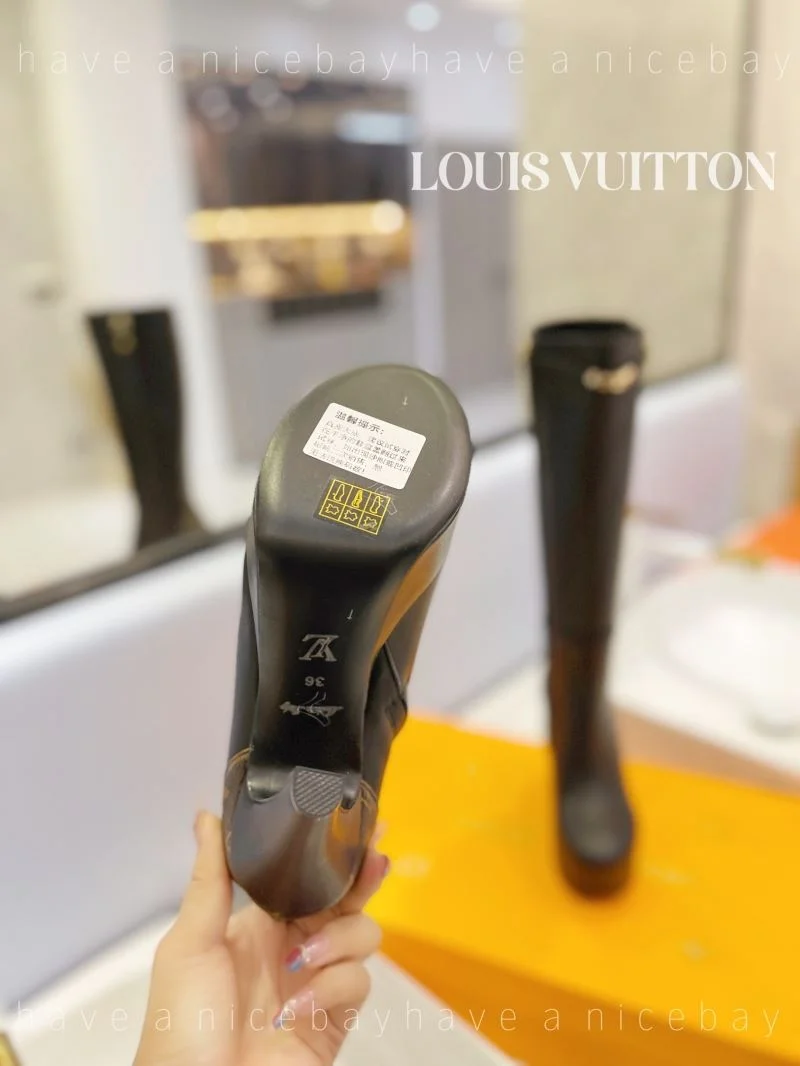 ComfortFit Louis Vuitton Boots 32417
