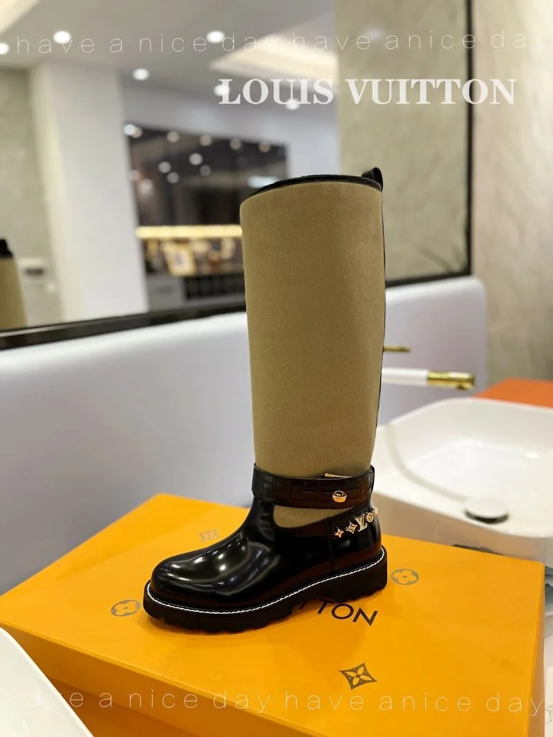 Louis Vuitton Boots Sleek 32412