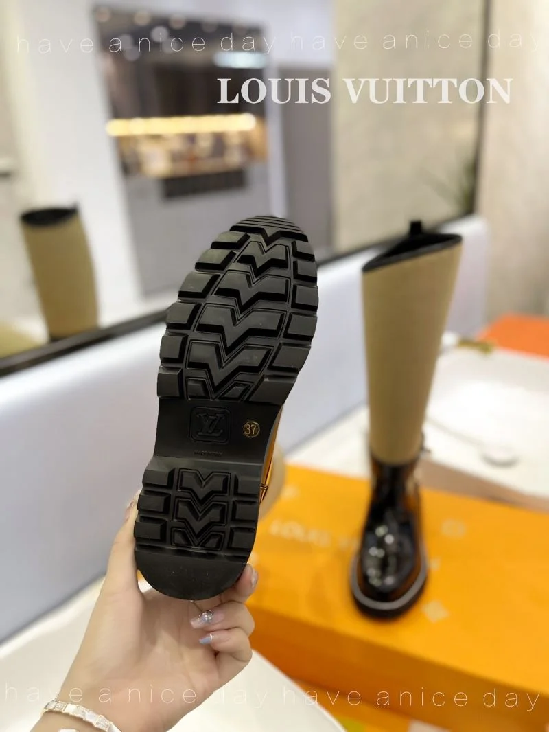 Louis Vuitton Boots Sleek 32412