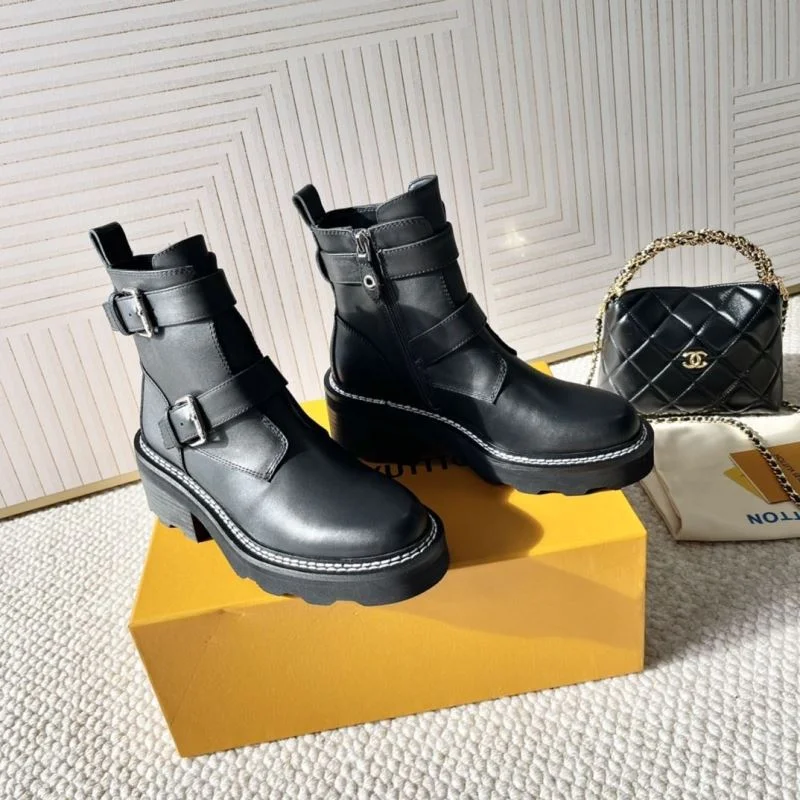 Louis Vuitton Boots Casual 33346