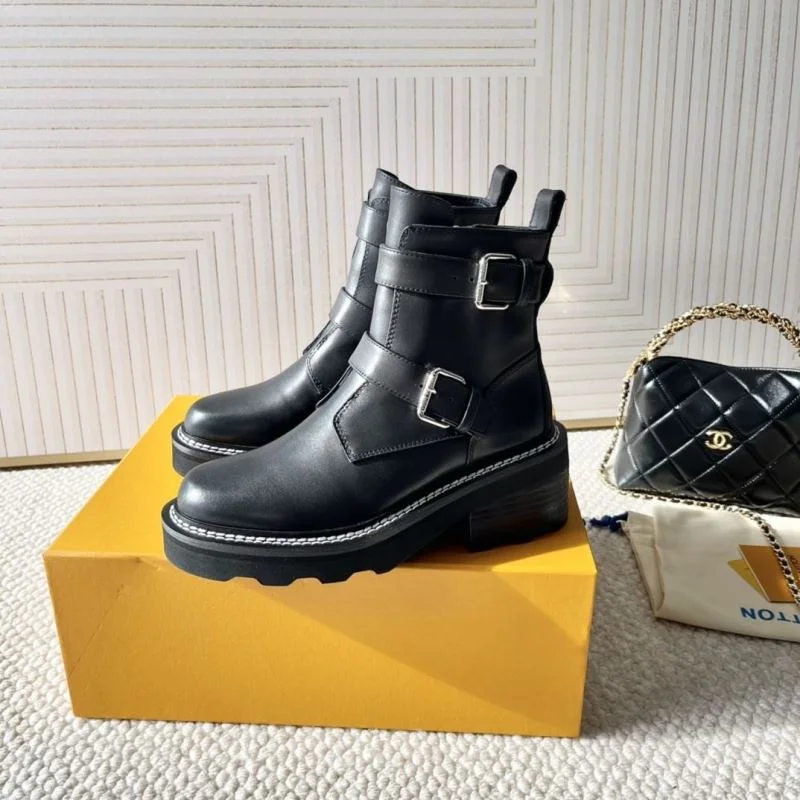 Louis Vuitton Boots Casual 33346