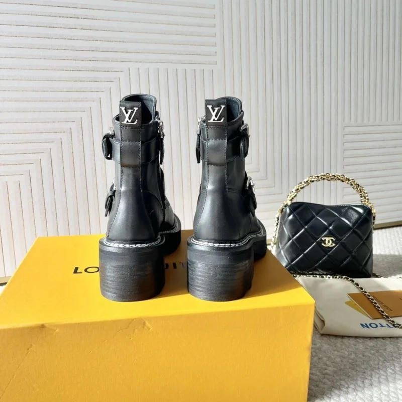 Louis Vuitton Boots Casual 33346