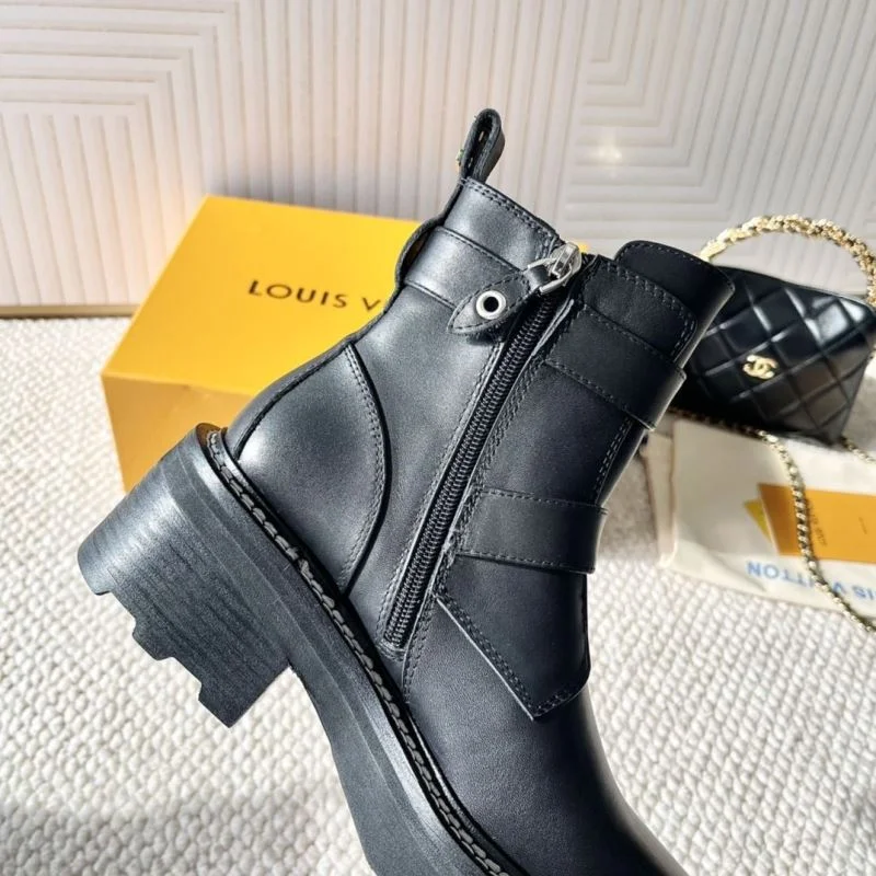 Louis Vuitton Boots Casual 33346