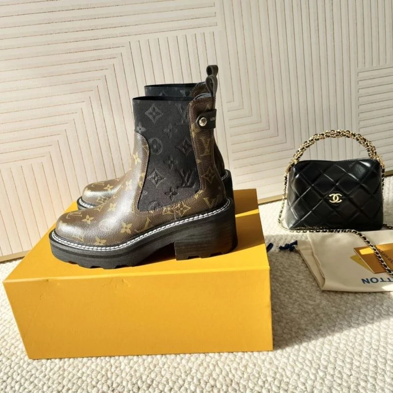 Louis Vuitton Boots Functional 33351