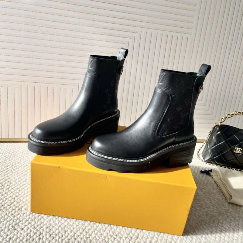 SunProtective Louis Vuitton Boots 33333