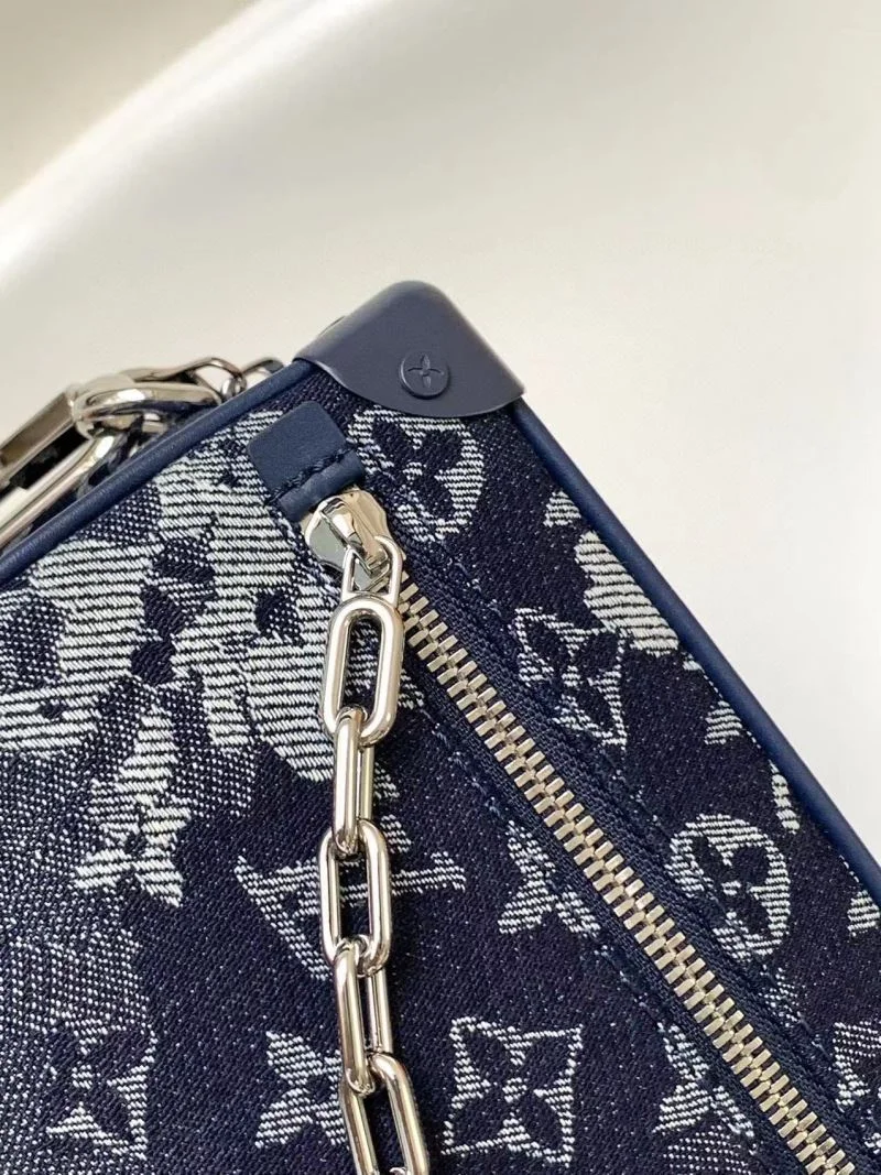Bold Louis Vuitton Box Bags 43065