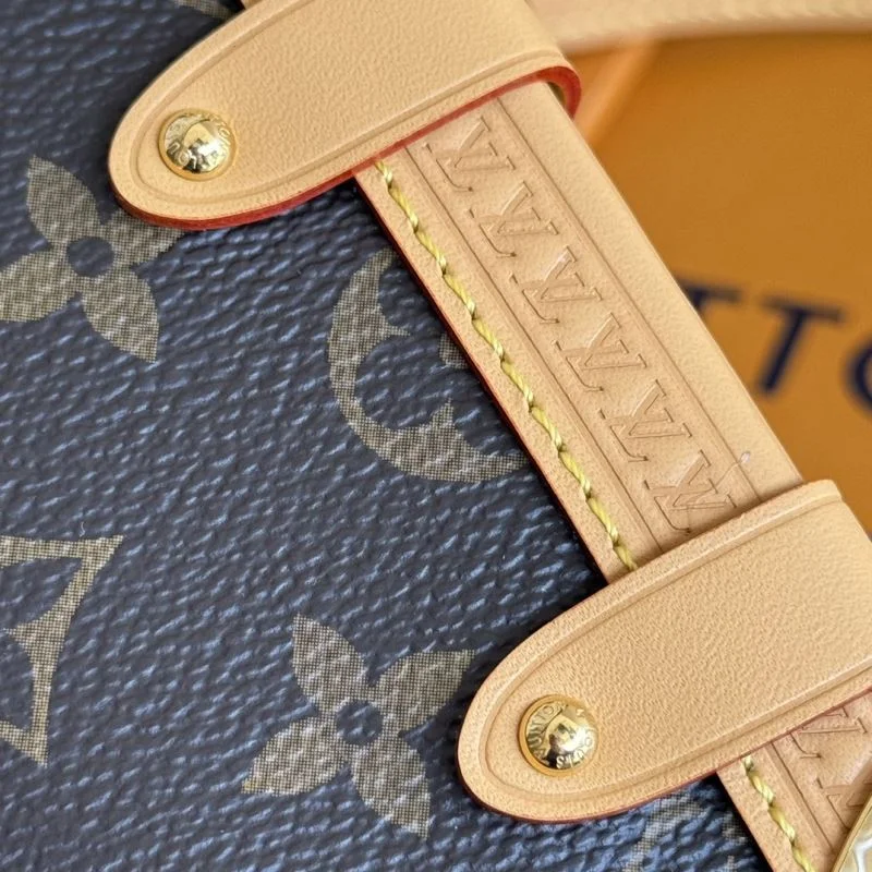 ZipUp Louis Vuitton Box Bags 49304