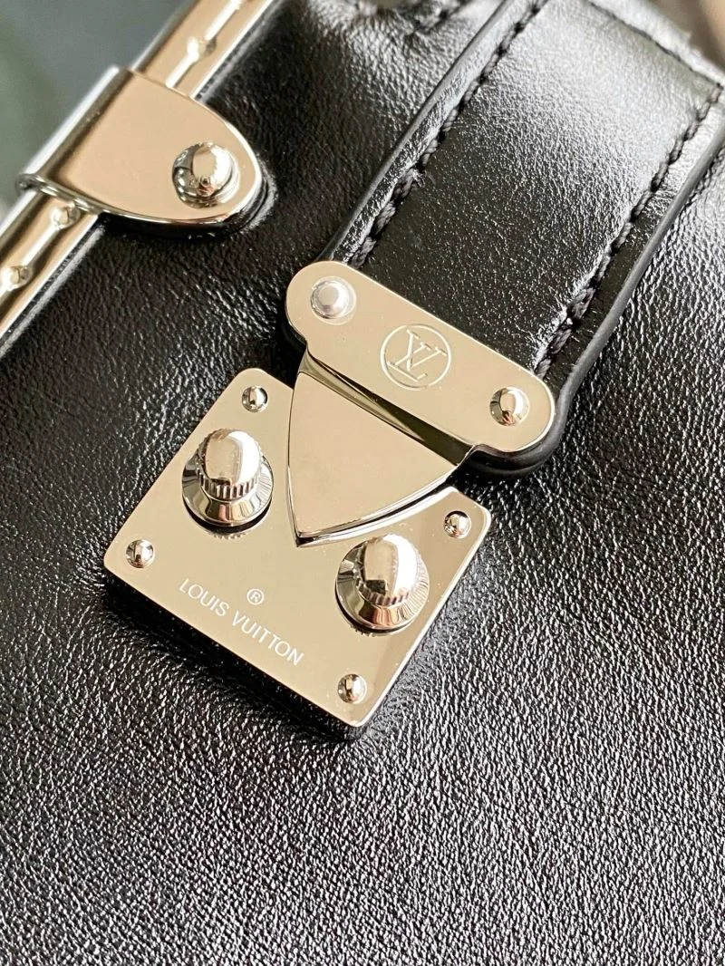 Sustainable Louis Vuitton Box Bags 40138