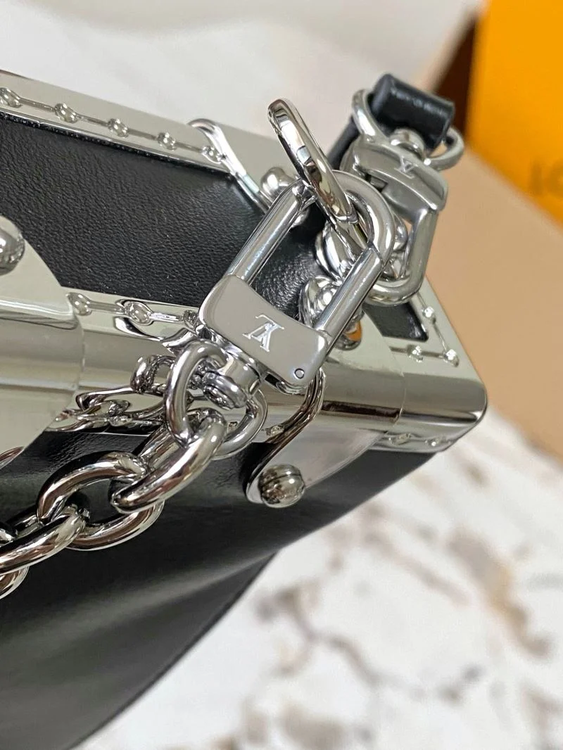 Sustainable Louis Vuitton Box Bags 40138