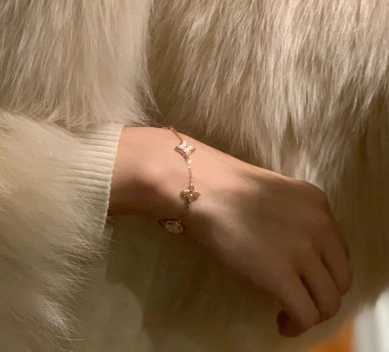 Louis Vuitton Bracelets Breathable 251457