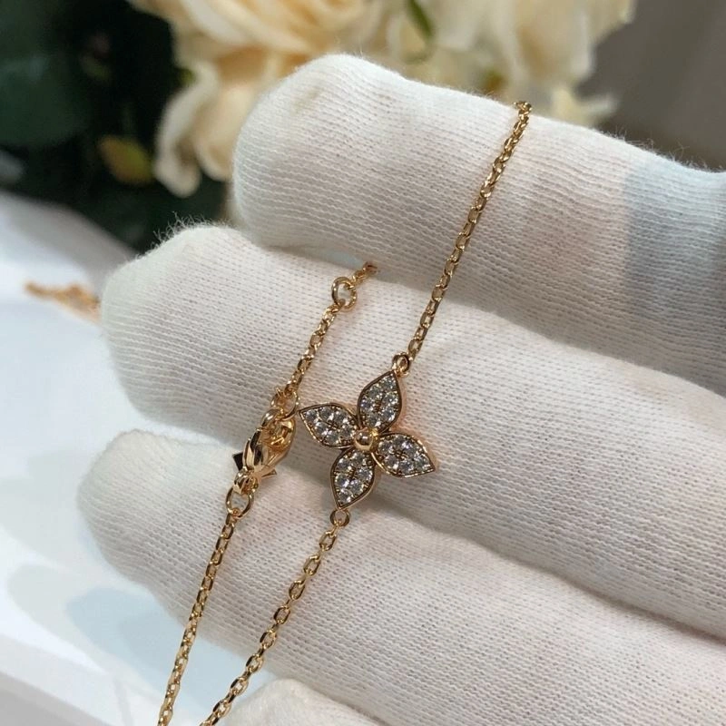 Chic Louis Vuitton Bracelets 251441