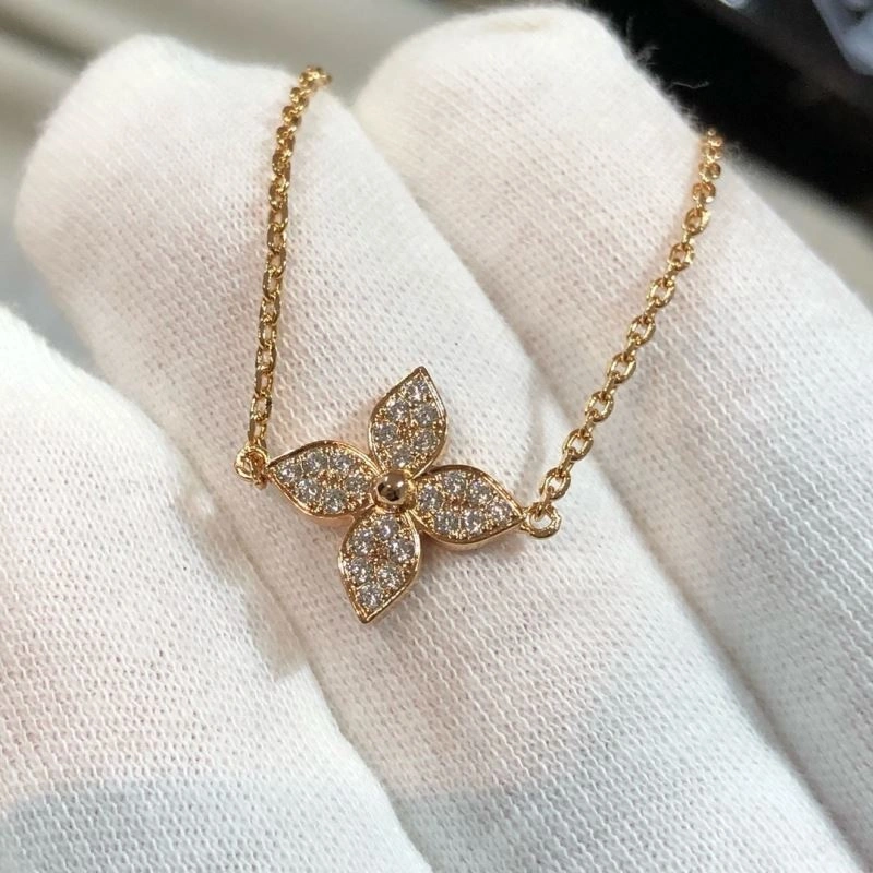 Chic Louis Vuitton Bracelets 251441