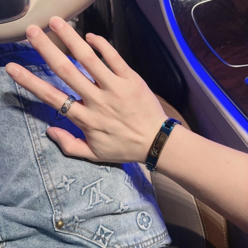 Louis Vuitton Bracelets Durable 251454