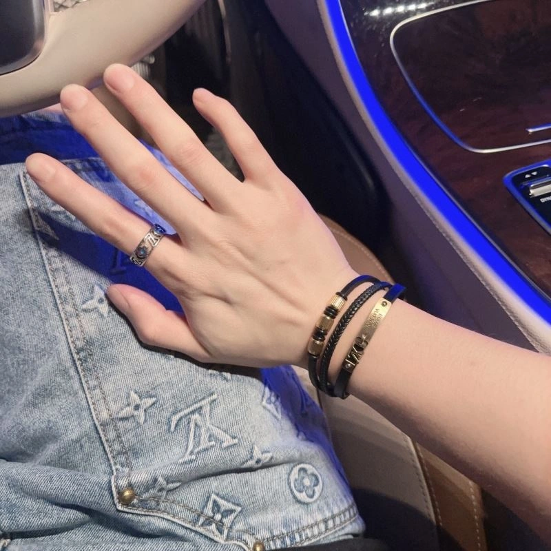 Louis Vuitton Bracelets Comfortable 251455