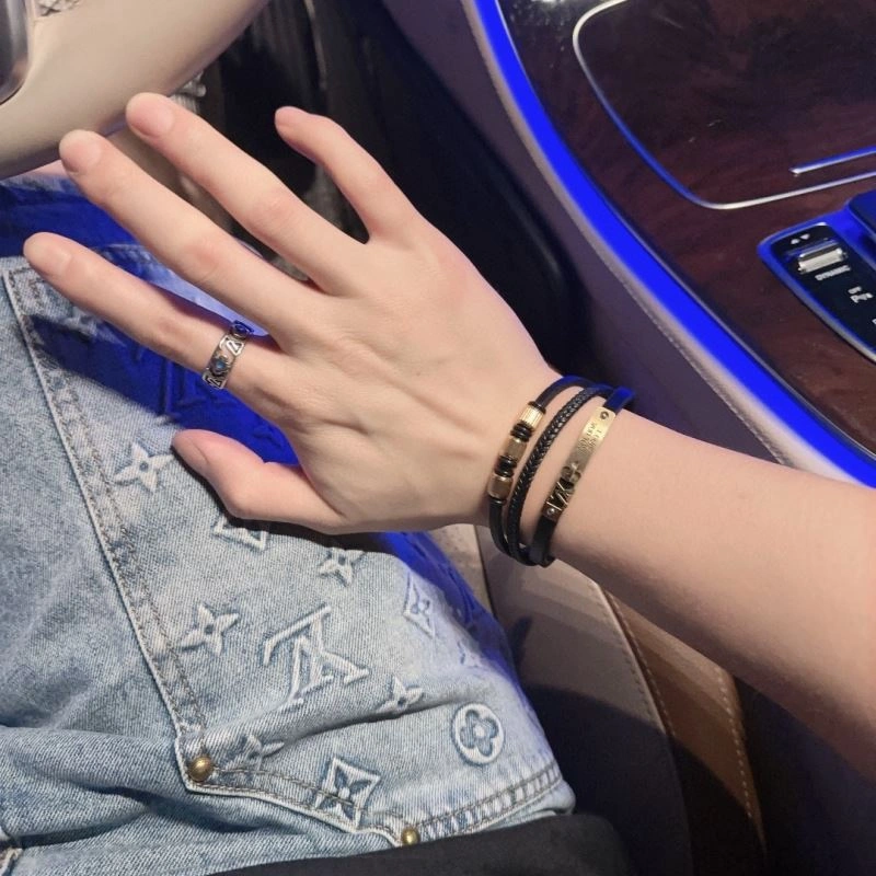 Louis Vuitton Bracelets Comfortable 251455