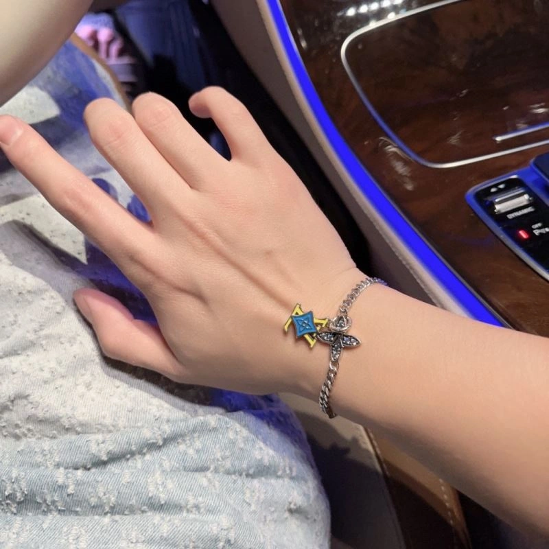Louis Vuitton Bracelets AllSeason 251456