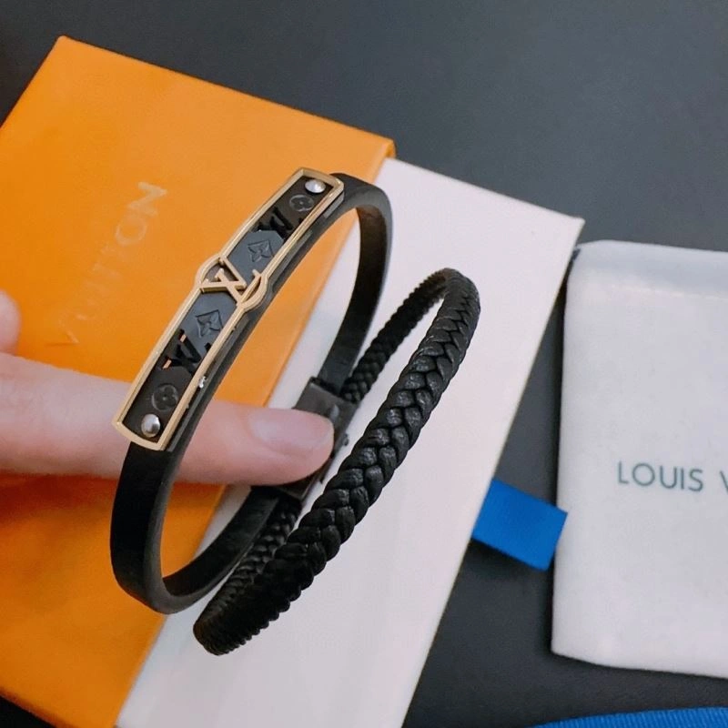 Louis Vuitton Bracelets Bold 251465