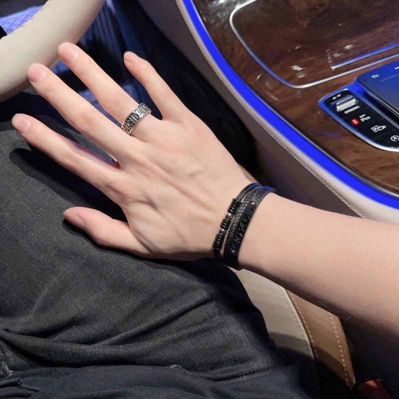 Louis Vuitton Bracelets Stylish 251459