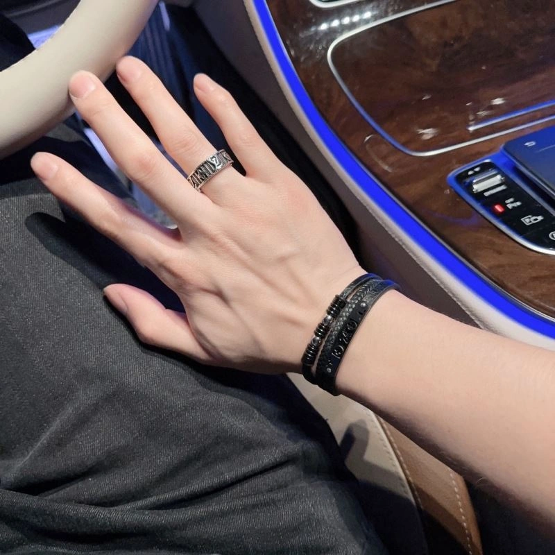 Louis Vuitton Bracelets Stylish 251459