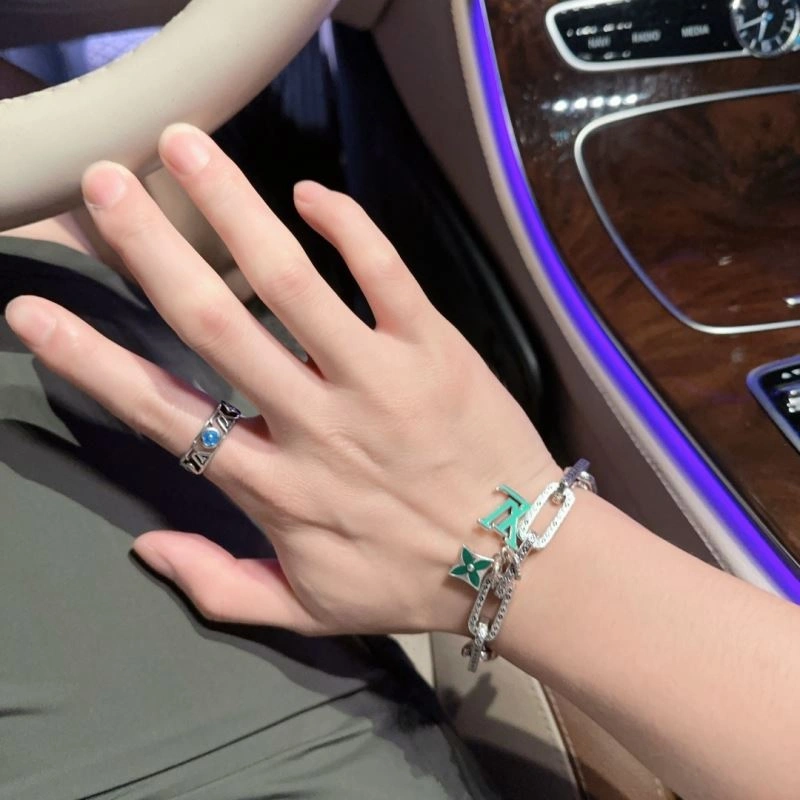 Sporty Louis Vuitton Bracelets 251462