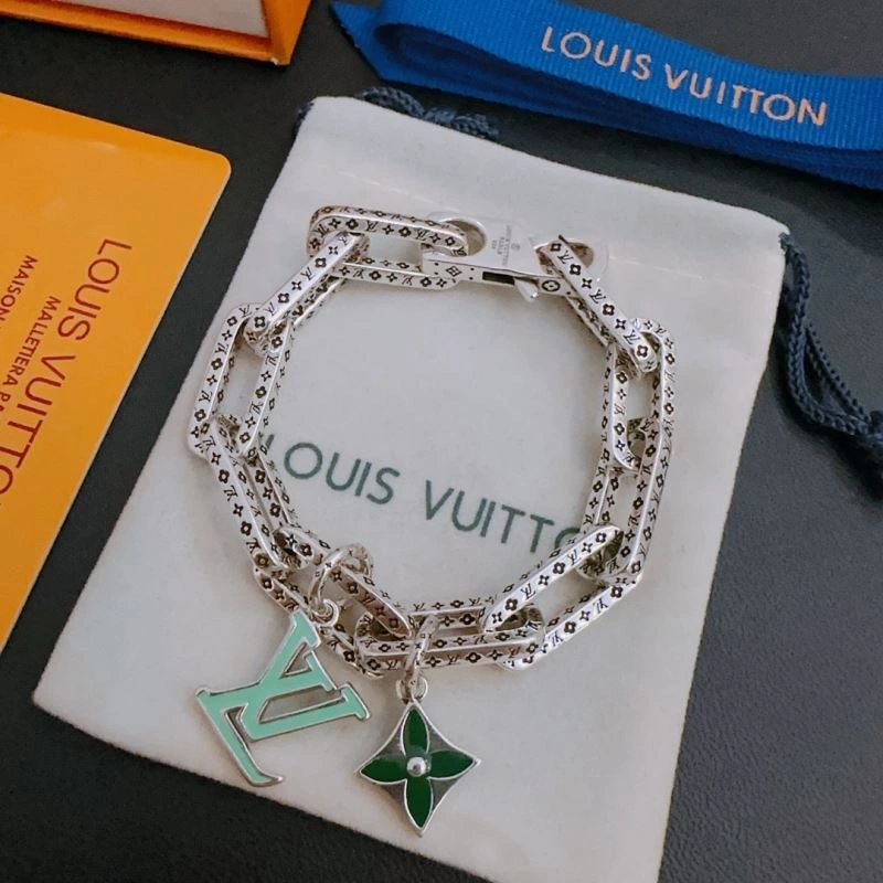 Sporty Louis Vuitton Bracelets 251462