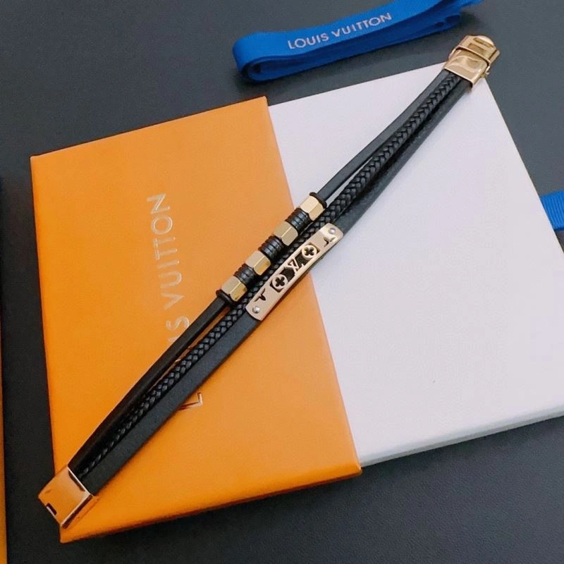 Louis Vuitton Bracelets Stylish 251436