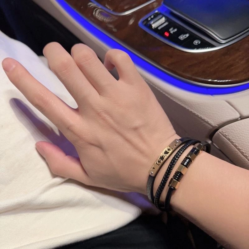 Louis Vuitton Bracelets Stylish 251436