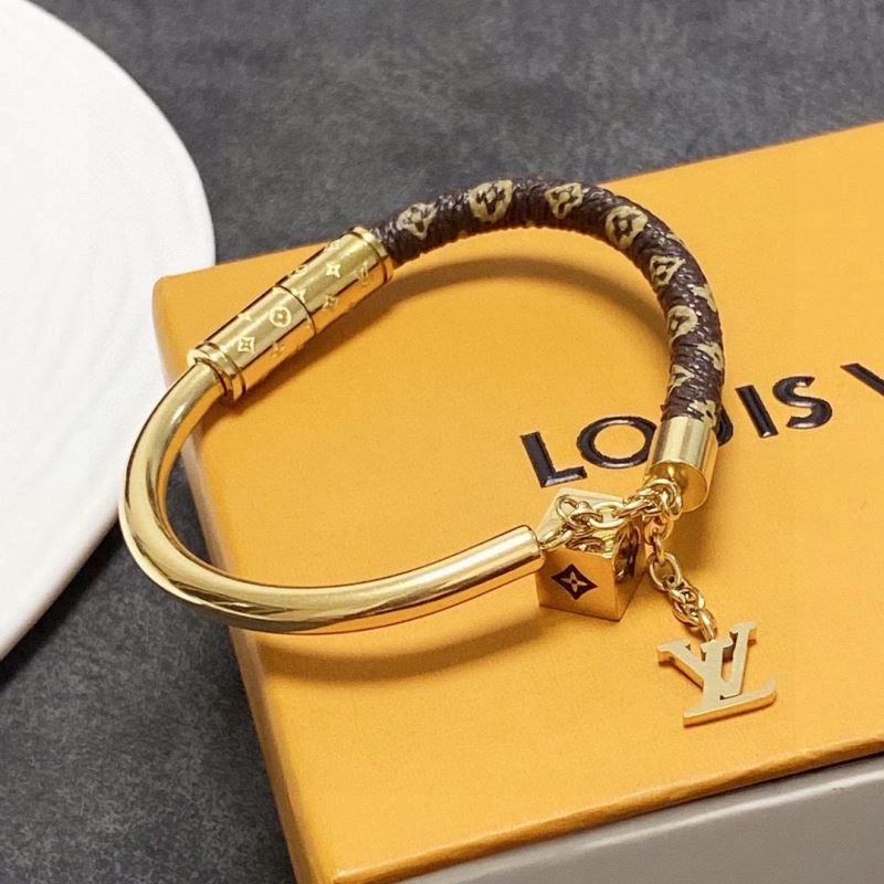 Youthful Louis Vuitton Bracelets 251429