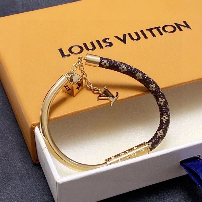 Youthful Louis Vuitton Bracelets 251429