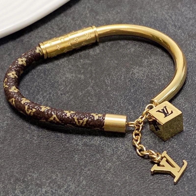 Youthful Louis Vuitton Bracelets 251429