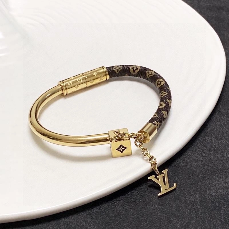 Youthful Louis Vuitton Bracelets 251429