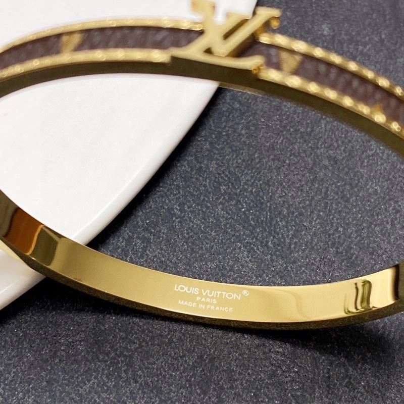 TravelReady Louis Vuitton Bracelets 251428