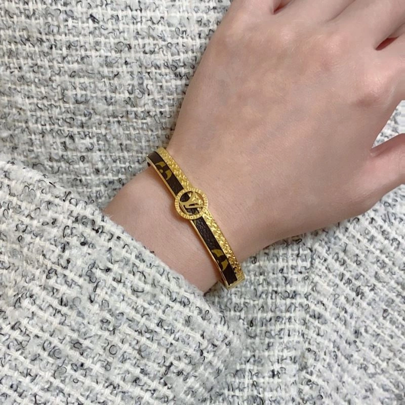 Louis Vuitton Bracelets WellDesigned 251427
