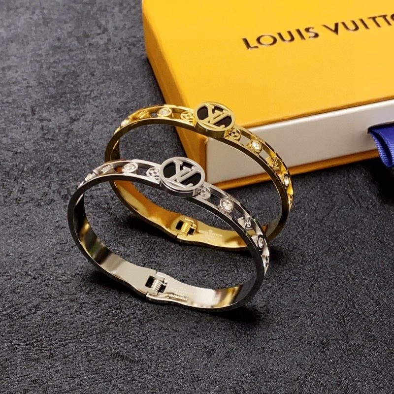 Louis Vuitton Bracelets WrinkleFree 251425