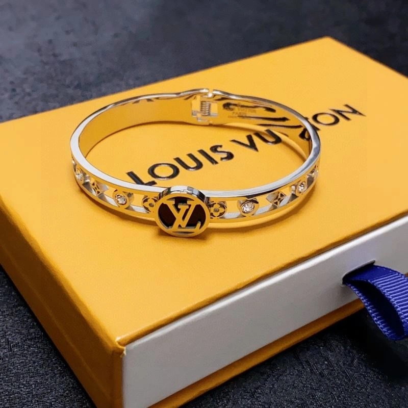 Louis Vuitton Bracelets WrinkleFree 251425