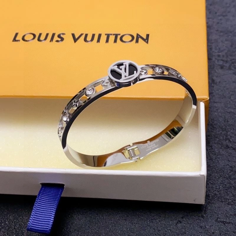 Louis Vuitton Bracelets WrinkleFree 251425