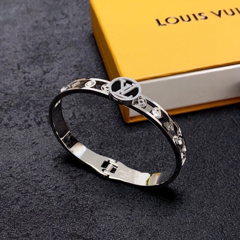 Louis Vuitton Bracelets WrinkleFree 251425