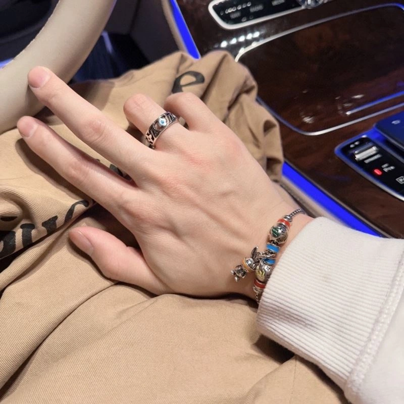 WellDesigned Louis Vuitton Bracelets 251426