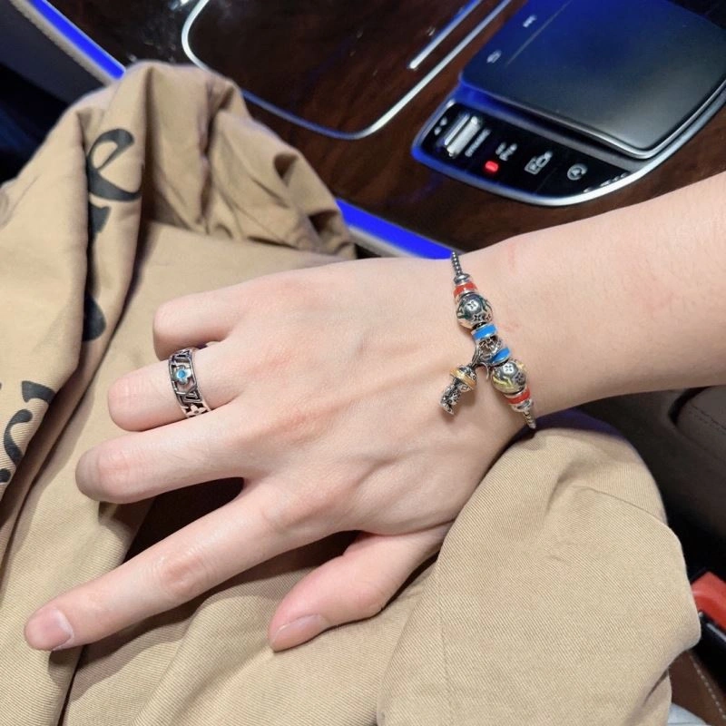 WellDesigned Louis Vuitton Bracelets 251426