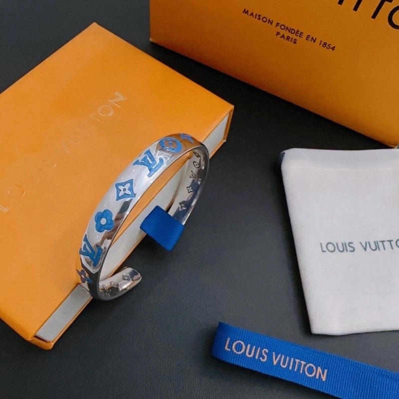 Louis Vuitton Bracelets Supportive 251404