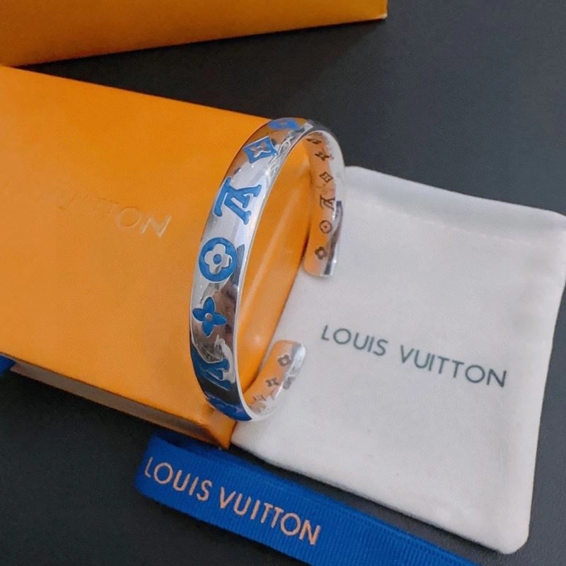 Louis Vuitton Bracelets Supportive 251404